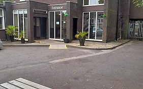 The Avenue Club And Lodge