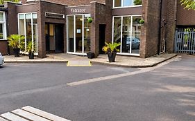 The Avenue Club And Lodge